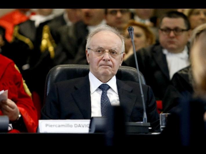 Rivelazioni di segreti di ufficio: Davigo condannato a un anno e tre mesi