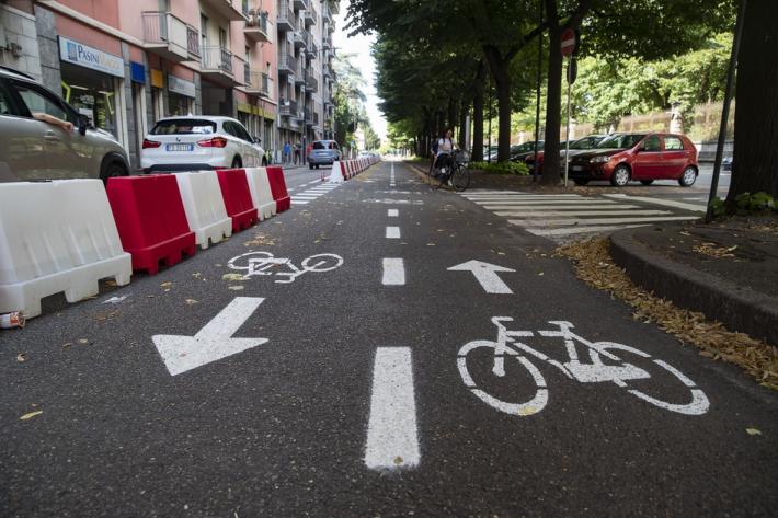 Le biciclette in strada: traffico lento e pericoli