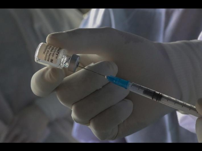 Boom di prenotazioni per i nuovi posti disponibili per il vaccino. L'Ausl mette a disposizione altre 1400 dosi