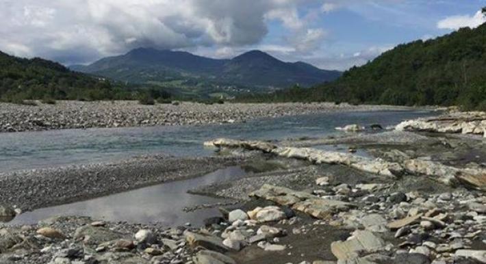 Salvato mentre rischia di annegare nel Trebbia: bimbo di 9 anni al Maggiore