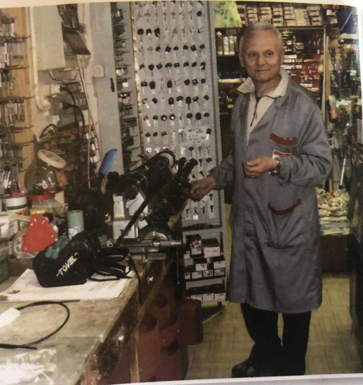 Angelo e Anna Maria in pensione dalla storica ferramenta