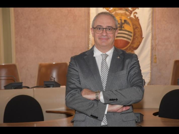 Ucciso in piazza, il gip: "Da assessore rischi alla collettivit&agrave;: resti ai domiciliari"