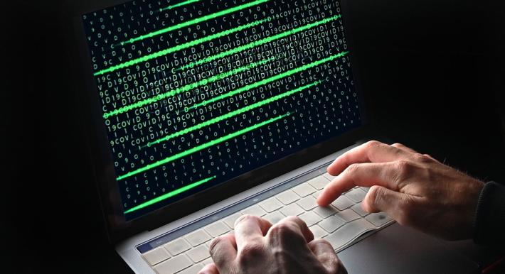 L'agenzia per la Cybersicurezza: "In corso un massiccio attacco hacker"