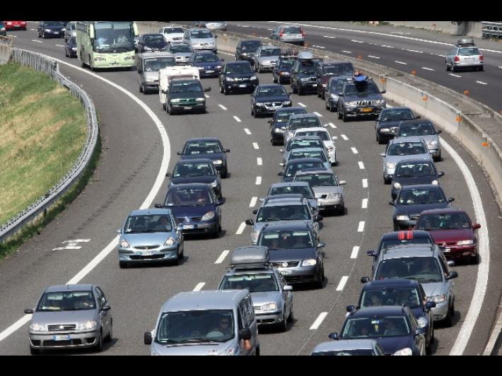 Traffico intenso, code nel tratto parmigiano dell'A1 e nell'innesto Autocisa-A12