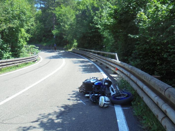 Cisa, muore un motociclista 34enne