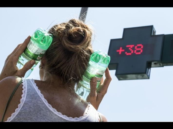 Nuova ondata caldo, mercoled&igrave; 8 bollini rossi, 13 arancioni