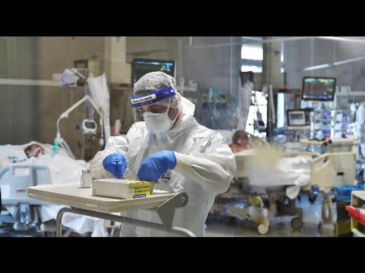 Covid: in un mese 300 morti in Italia e oltre 1.300 contagi fra gli operatori sanitari