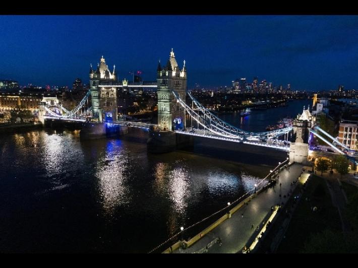Riapre il Tower Bridge a Londra, era bloccato da 12 ore