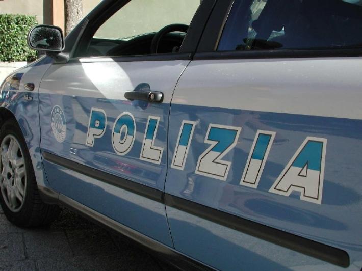 Violenza sessuale di gruppo, indagati 5 ragazzi a Lignano Sabbiadoro