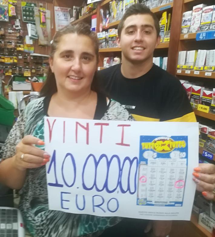Un &laquo;gratta e vinci&raquo; da 10mila euro nella ricevitoria della fortuna