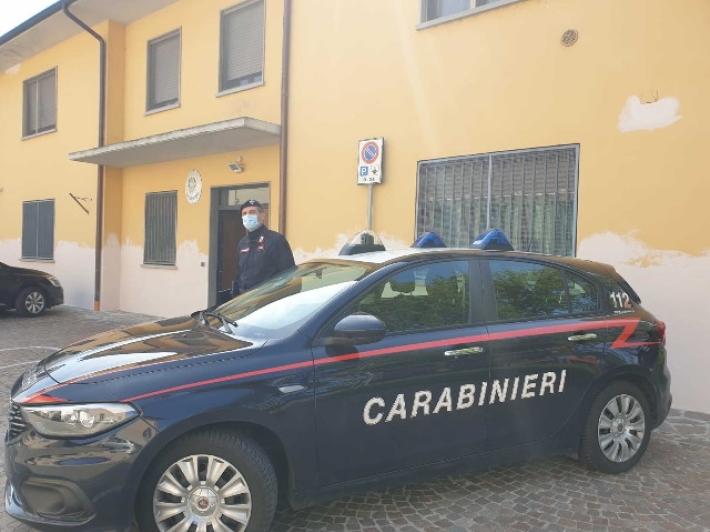 Montecchio, assalto al bancomat con il botto