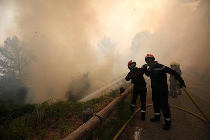 Incendi: fiamme vicino Saint-Tropez, migliaia di evacuati