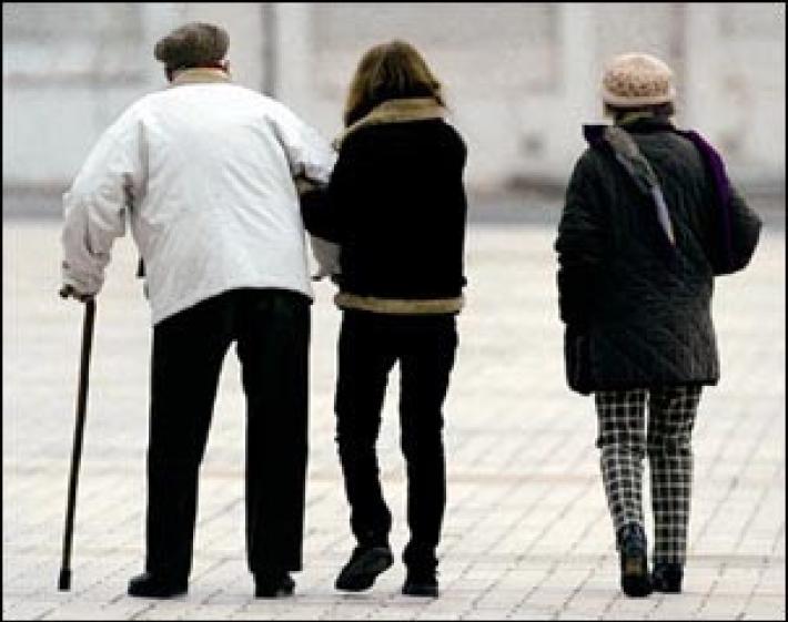 Badanti no vax? Si possono licenziare