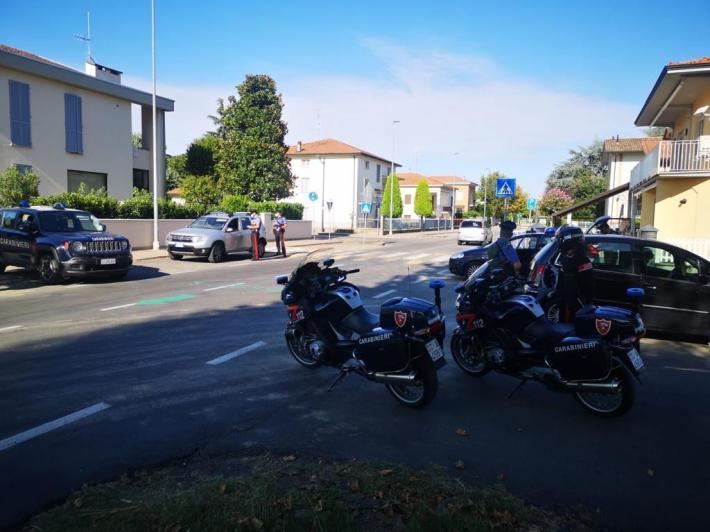 Furto, ubriachezza molesta, posto di blocco forzato: tre denunciati tra Montechiarugolo e Parma