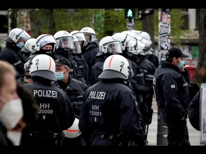 Germania: spari in centro Amburgo, un ferito