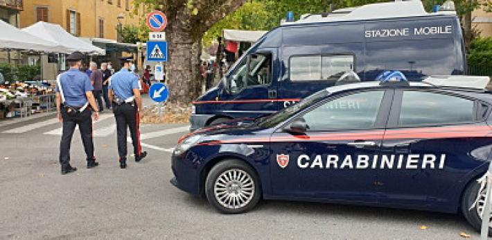 Ubriachi alla guida: in 4 nei guai. E un 68enne aggredisce e rapina la turista che gli chiede indicazioni stradali