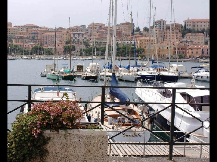 Giallo: cadavere di donna trovato sulla spiaggia nell'imperiese