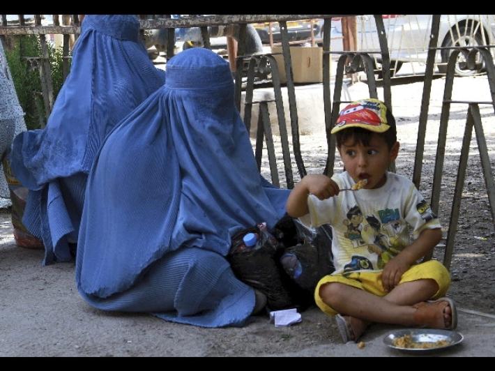 "Le donne afghane esistono": e alle 10.30 Parma porta in piazza la loro voce