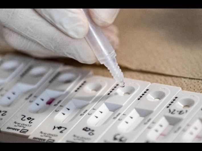 Covid: 6.860 positivi e 54 vittime in Italia 