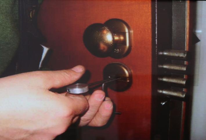 Ladri in azione con perizia scientifica: saccheggiata una villa a Ozzano Taro