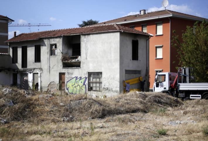 Fiamme nell'edificio abbandonato