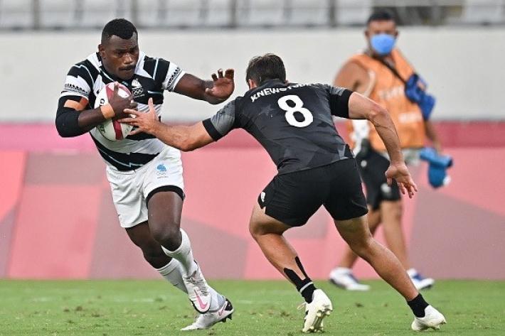 Il neo-campione olimpico Asaeli Tuivuaka firma con le Zebre