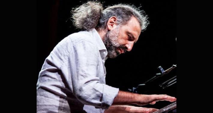 Stefano Bollani ospite di Simonetta Collini a Newsroom