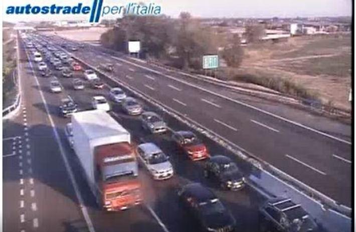 Autostrade intasate per il rientro dal weekend: code in A1 e in A15