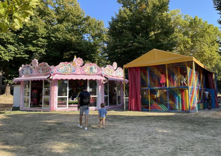 Danni e furti, baby gang in azione nella notte