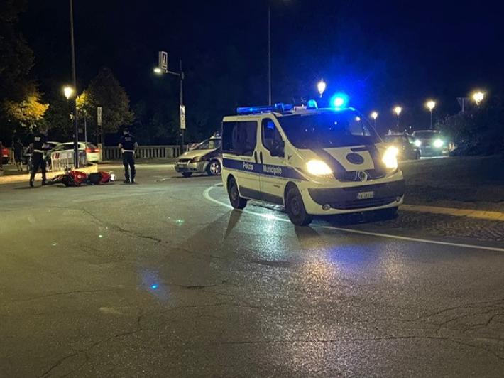 Incidente moto-auto in serata a ponte Italia