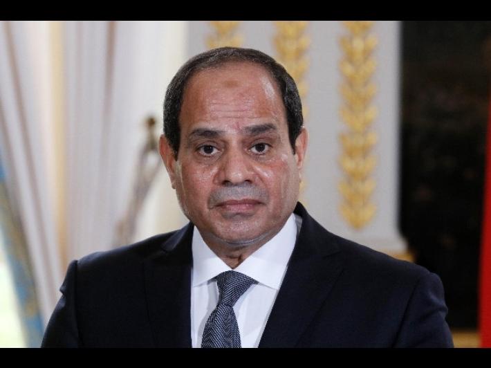 Al Sisi concede la grazia a un noto attivista, Ahmed Douma 