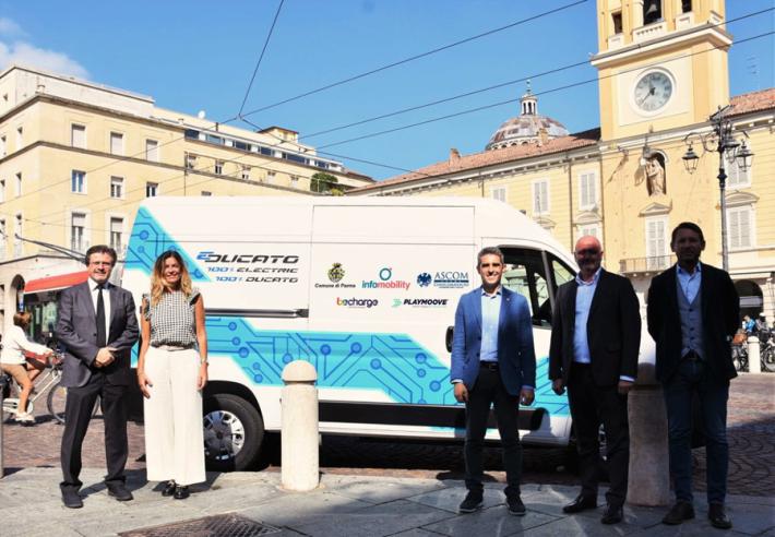 Le consegne in centro? Arriva il van sharing per i commercianti che preferiscono l'elettrico