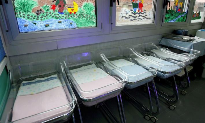 Culle sempre pi&ugrave; vuote, 6 neonati ogni mille abitanti. Record di centenari