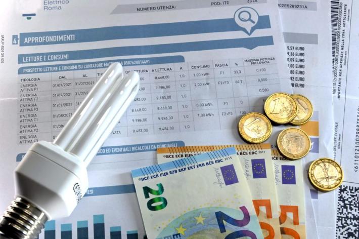 L'autorit&agrave; Arera: "Dal prossimo anno bollette pi&ugrave; chiare e leggibili"