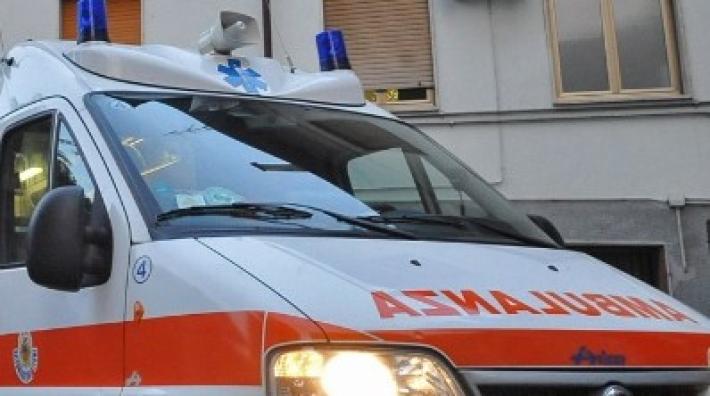 Sala, scontro tra due auto sulla Provinciale: una donna ferita. A Busseto ciclista investito