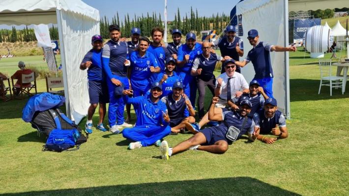 Storica vittoria degli azzurri: l'Italia batte l'Inghilterra anche a cricket
