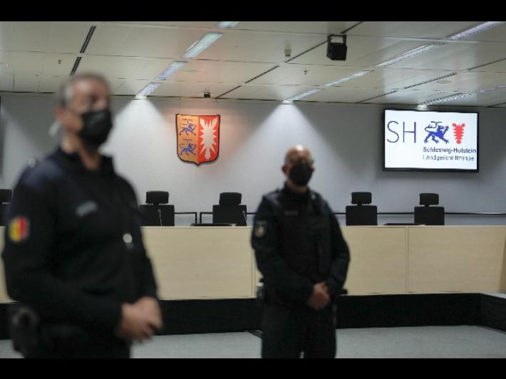 In fuga una ex segretaria nazista 96enne