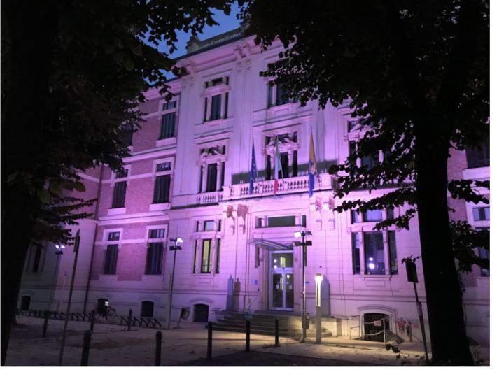 Palazzo Giordani illuminato di rosa contro il cancro al seno