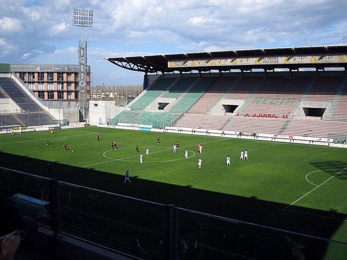La Questura di Reggio ha richiesto di anticipare il derby alle 18 per l&rsquo;ordine pubblico. Ancora per&ograve; nessuna decisione ufficiale