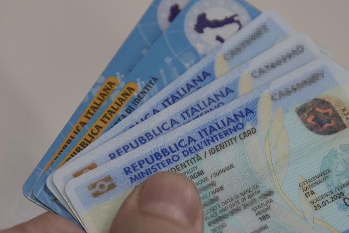 Due mesi d'attesa per la carta d'identit&agrave;. A Reggio bastano 3 giorni