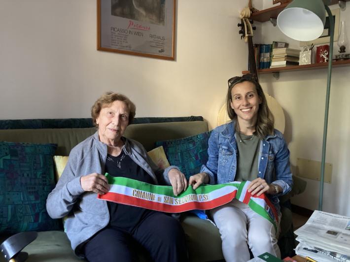 San Secondo, quella fascia tricolore che unisce la maestra e l'&laquo;allieva&raquo;