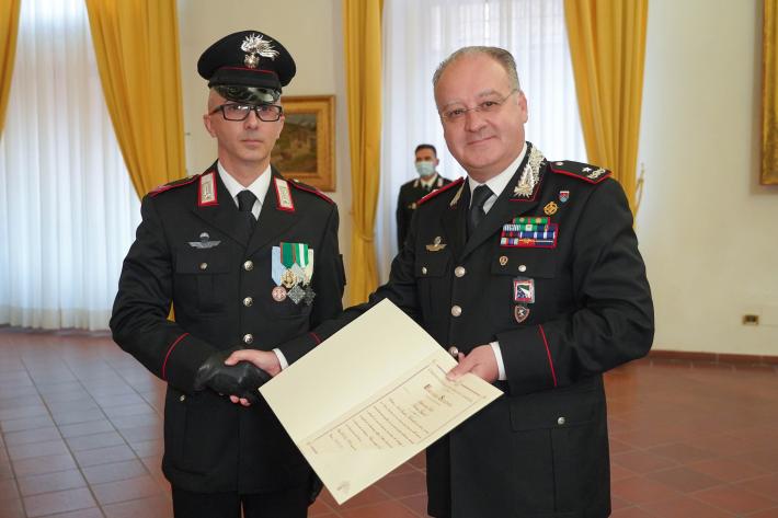 Rimosse le transenne scagliate sui binari prima del passaggio del treno: encomio al carabiniere&nbsp;Spagnoli