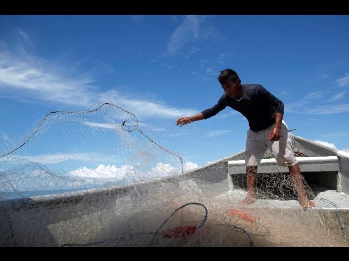 Naufraghi 29 giorni nel Pacifico, solo arance e preghiere