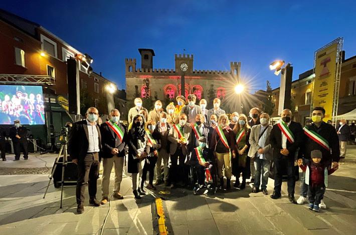 San Donnino con Orietta Berti. La cantante si racconta in piazza Garibaldi