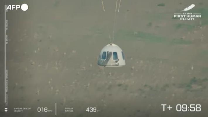 Atterra la  capsula Blue Origin, volo riuscito per Capitan Kirk