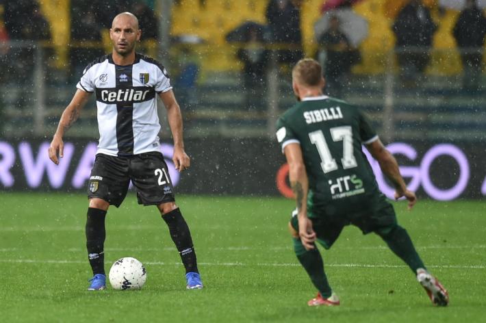 Primo ko del Pisa (a Crotone), Ascoli-Lecce 1-1 - Risultati e classifica