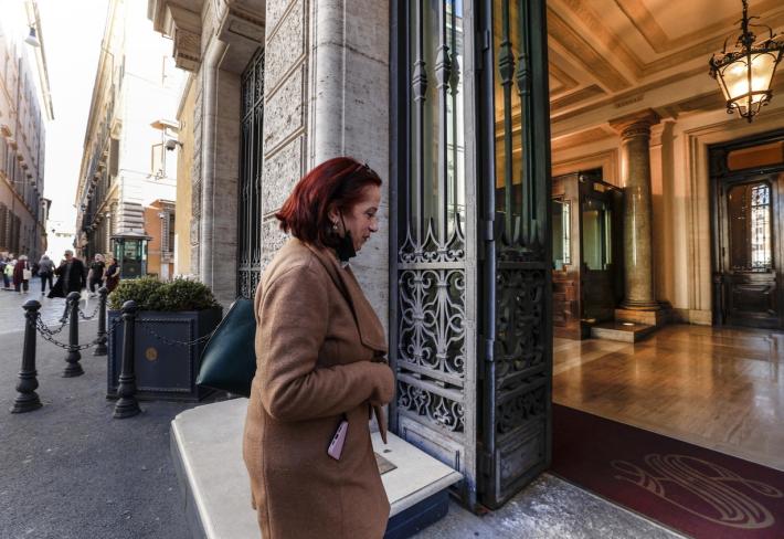 La senatrice Granato non vuole esibire il Green pass: sospesa 10 giorni