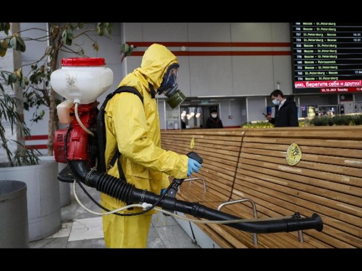 Covid, Russia sospende attivit&agrave; lavorative per nove giorni