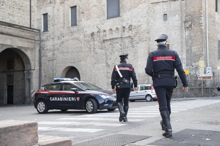 Maxi rissa tra giovanissimi in viale Toschi: sette per ora i fermati