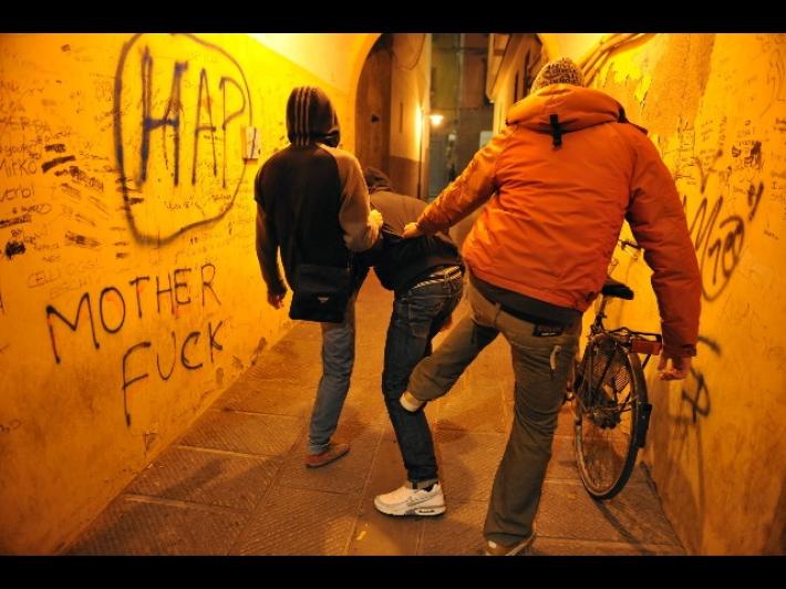 Appennino Reggiano, studente 14enne minaccia di morte un coetaneo, denunciato